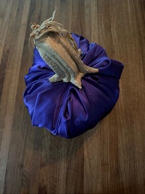 Pumpkin stem pillow— Deep Purple